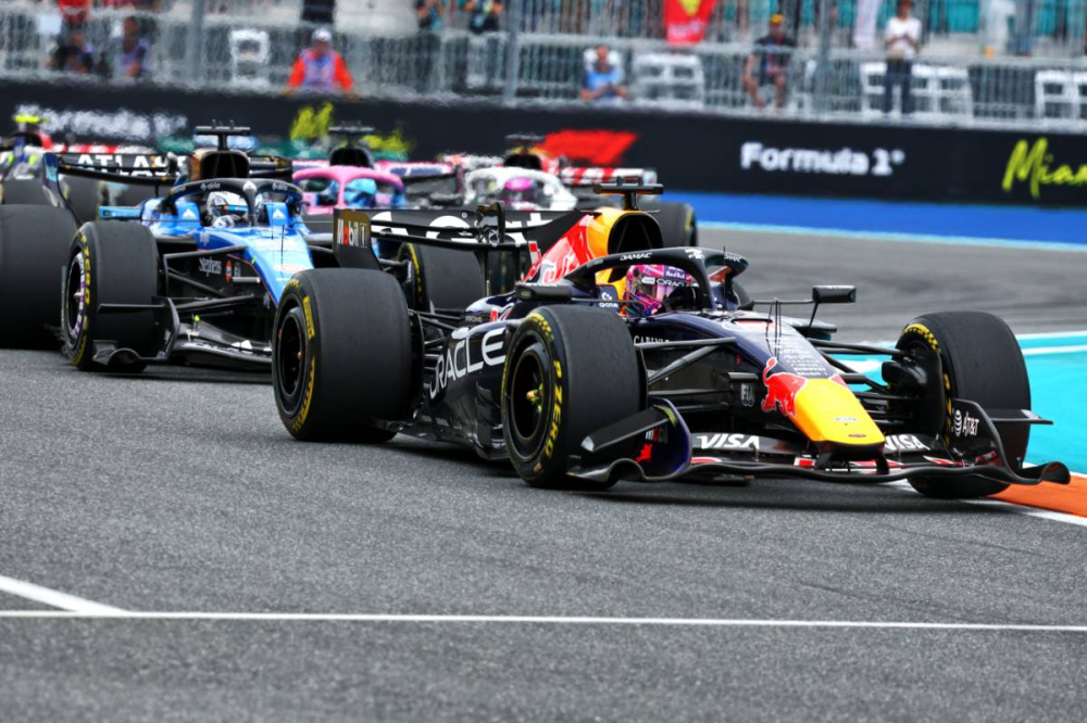 Max Verstappen sous enquête à Miami après une manœuvre litigieuse