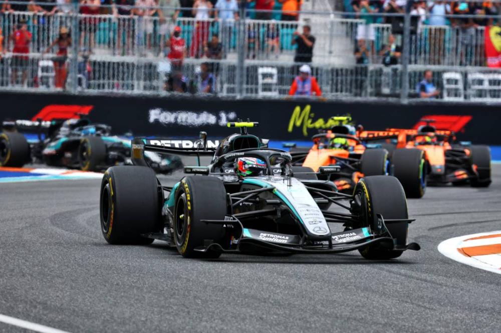Miami 2026 : Kimi Antonelli intouchable, Charles Leclerc s’écroule dans le dernier tour !