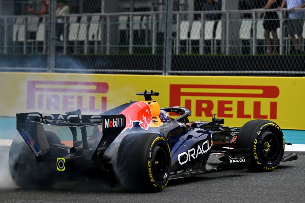 Verstappen ironise sur son départ 