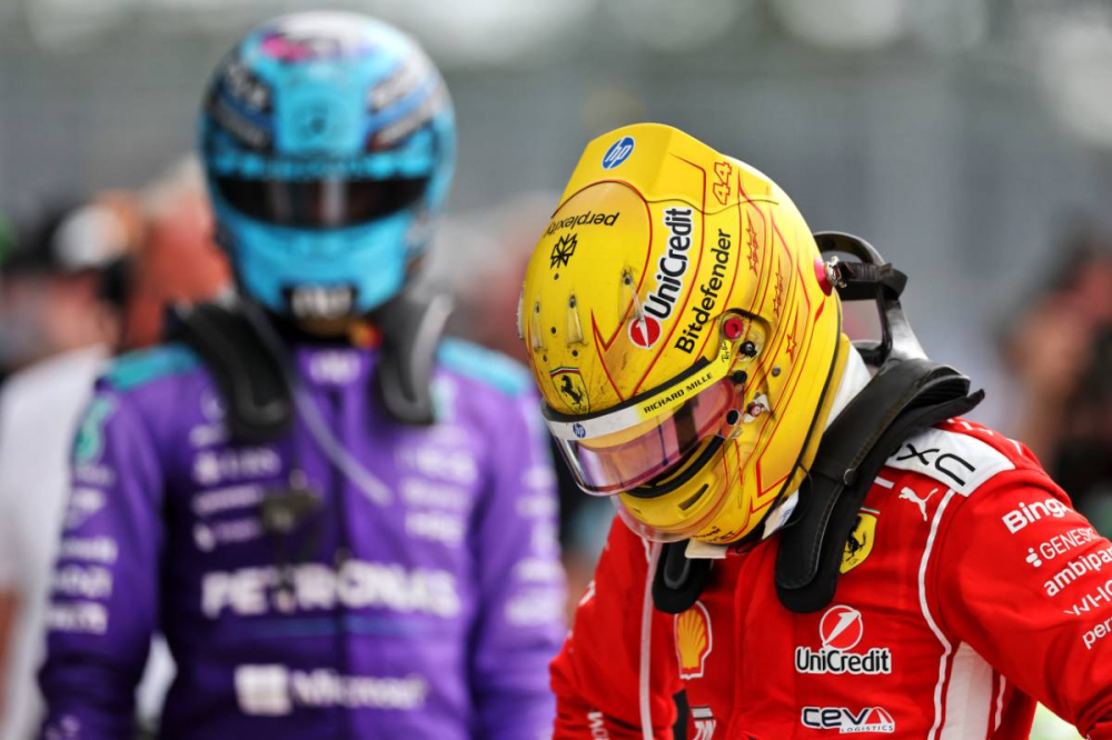 Lewis Hamilton furieux à Miami : un geste capté hors caméra après l’accrochage