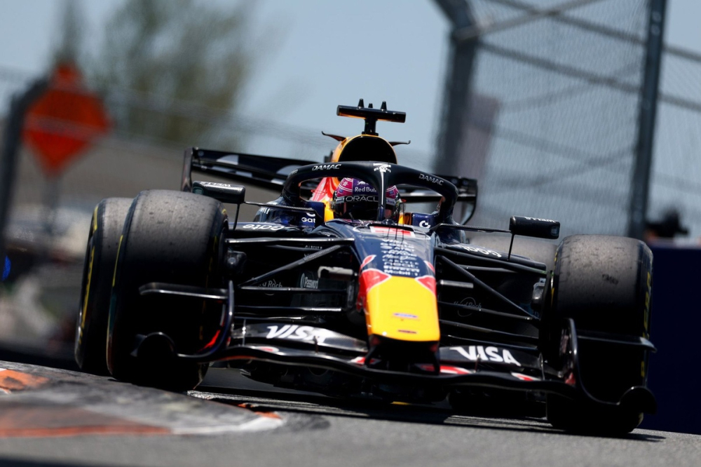 Red Bull présente des excuses à Verstappen après avoir tardé à régler un problème
