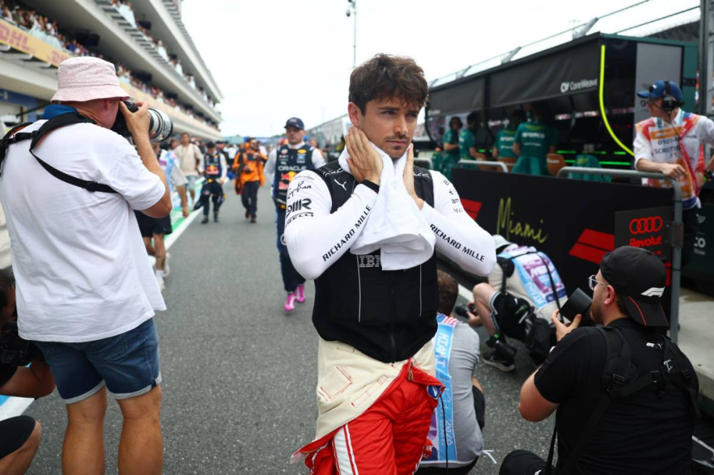 Charles Leclerc réclame une enquête chez Ferrari après un mystère en course