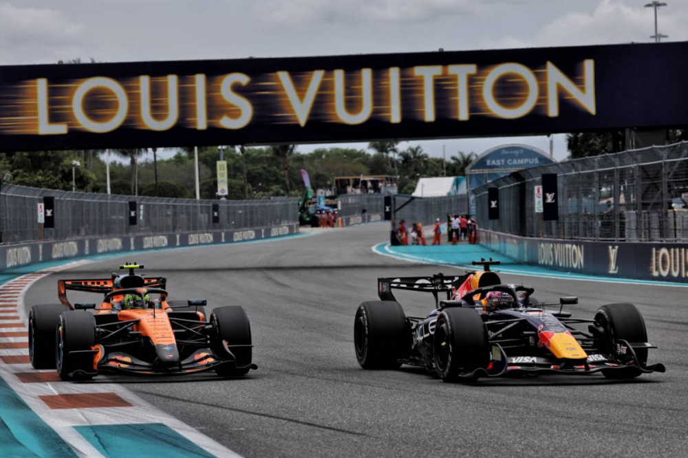 Red Bull fait sensation : McLaren intrigue devant une innovation 