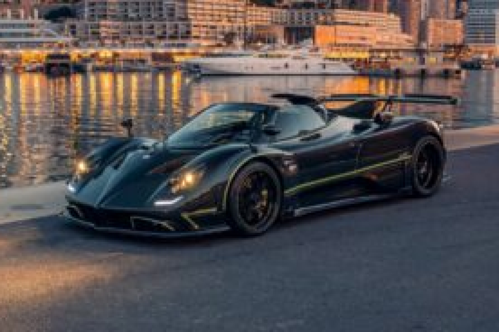 Alonso vient de recevoir une voiture unique au monde