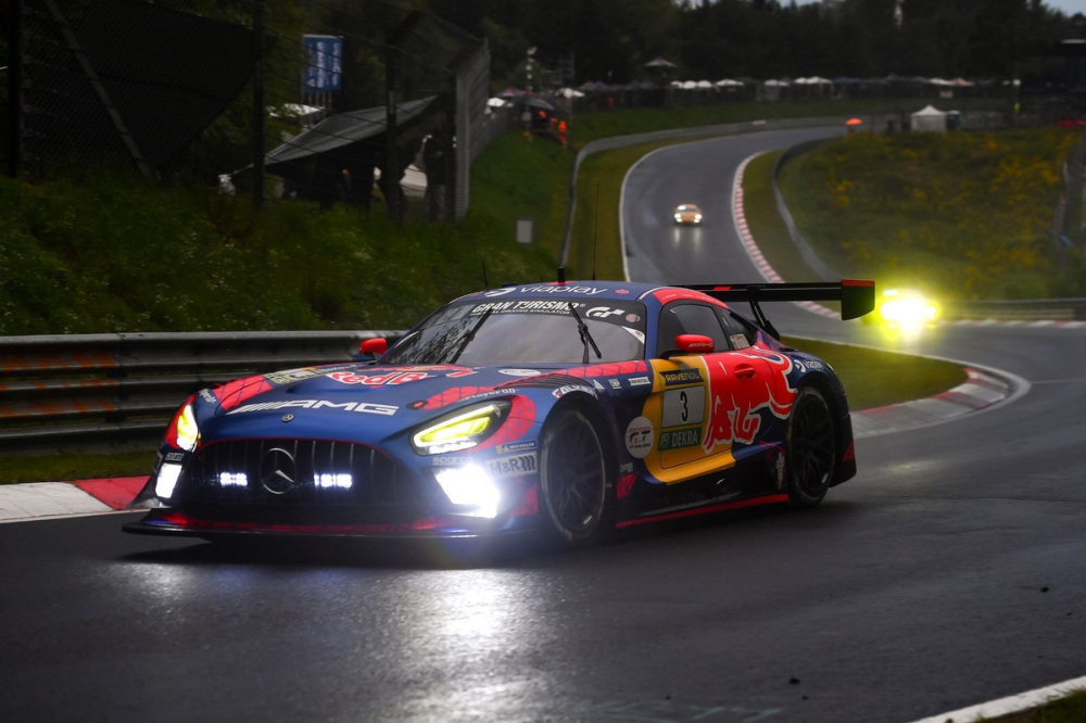 24H du Nürburgring : Verstappen en tête à six heures de l'arrivée