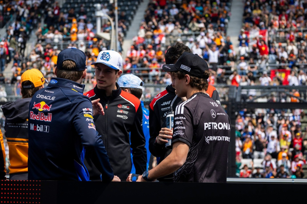 Les pilotes de F1 fascinés par l'aventure de Verstappen au Nürburgring