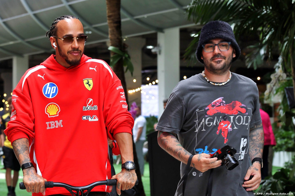 Hamilton satisfait de l'évolution interne chez Ferrari