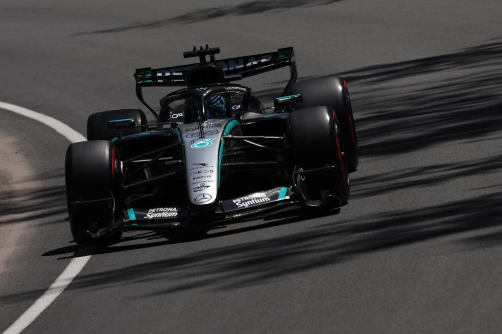 George Russell arrache la pole sprint à Montréal devant Antonelli, Mercedes impressionne