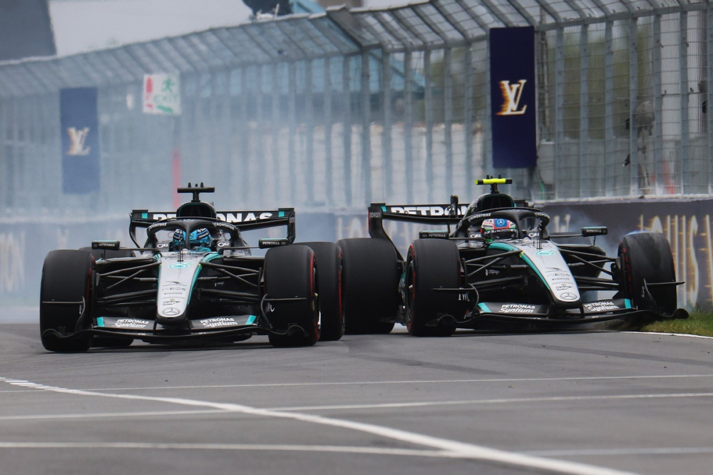 Antonelli profite de l'abandon de Russell après un duel chaud, Hamilton et Verstappen sur le podium