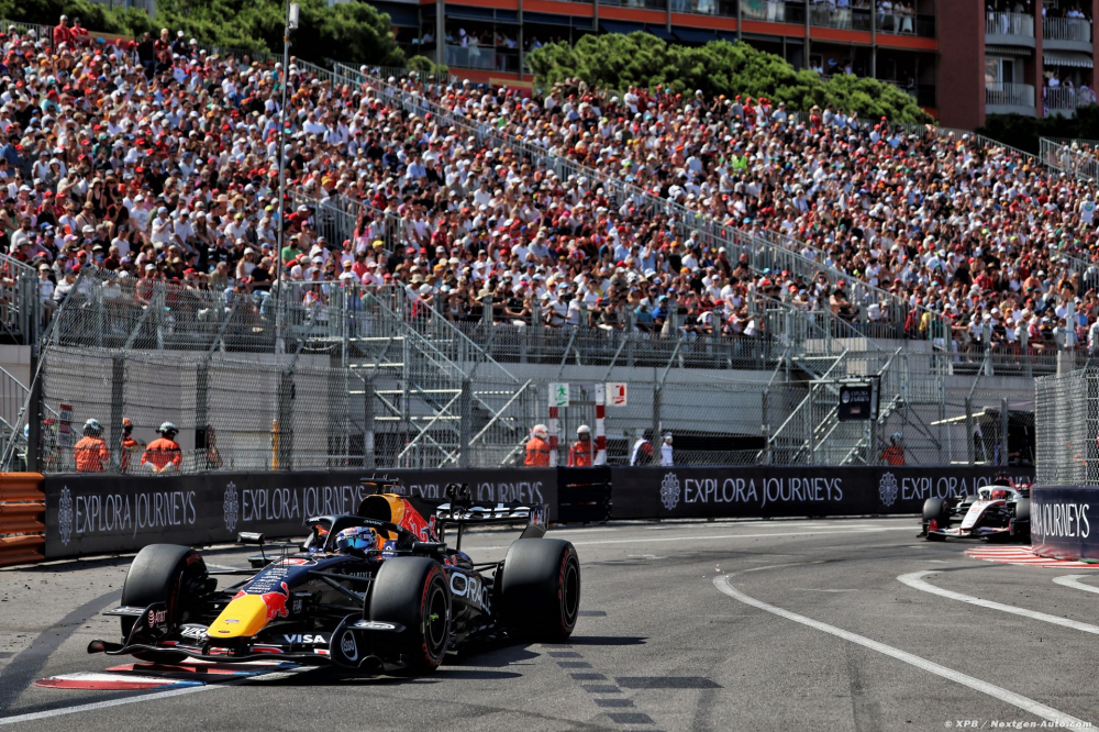 Verstappen est 'heureux d'être en première ligne' mais se méfie du départ