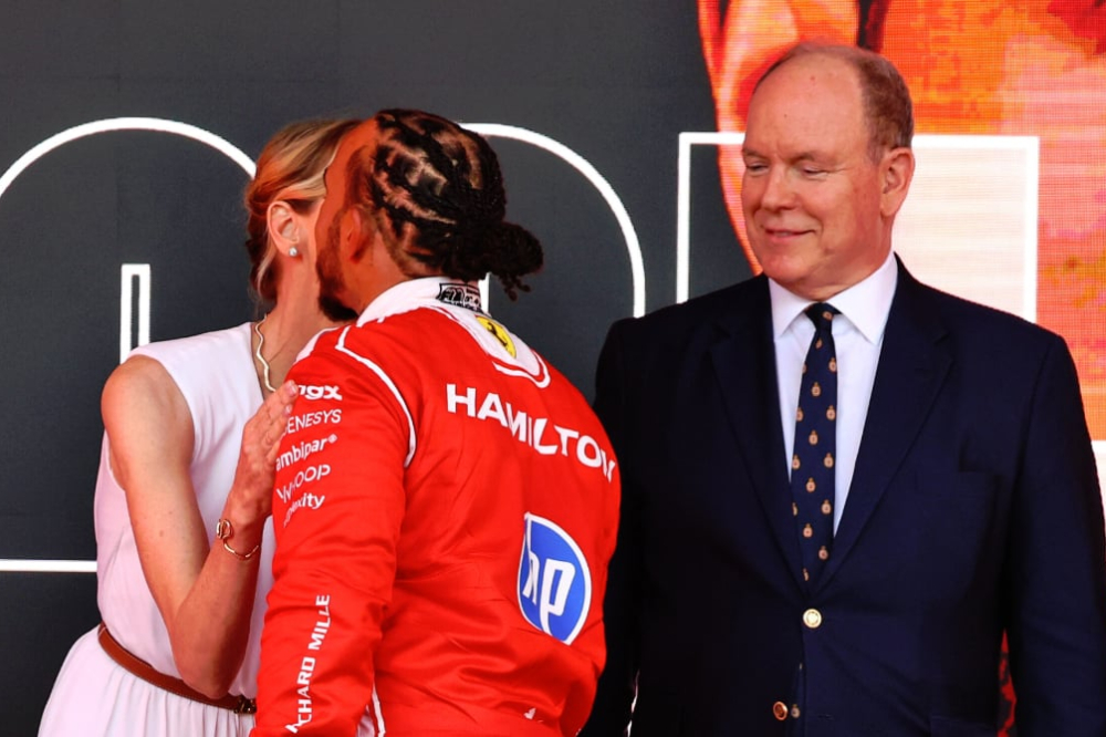 GP de Monaco: Lewis Hamilton, un baiser qui fait parler