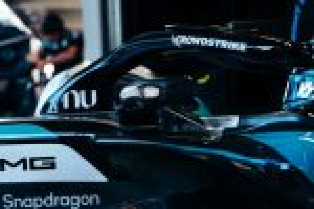 Russell surpris par Hamilton avant une 