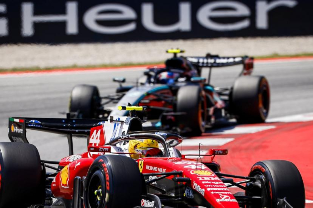 Lewis Hamilton remporte le Grand Prix de Catalogne et met fin à deux ans de disette, le leader de la saison Kimi Antonelli abandonne