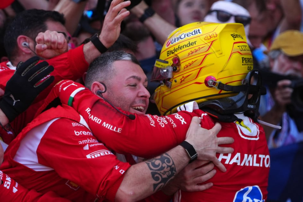 Lewis Hamilton, le coup de tonnerre !