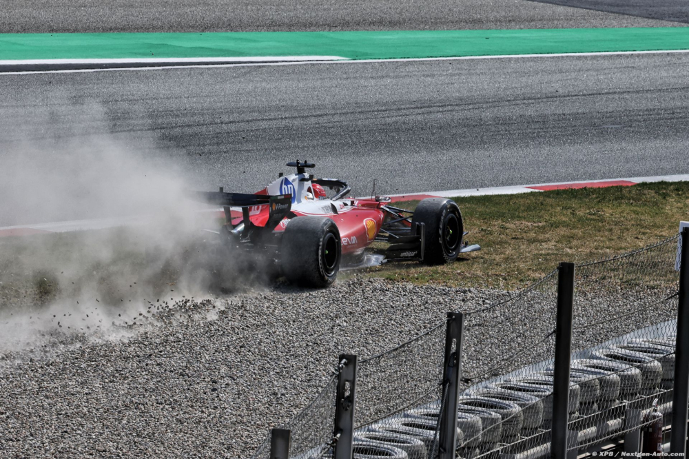 'Je ne vais pas mentir' : Leclerc peine à se réjouir pour Ferrari et Hamilton après son abandon
