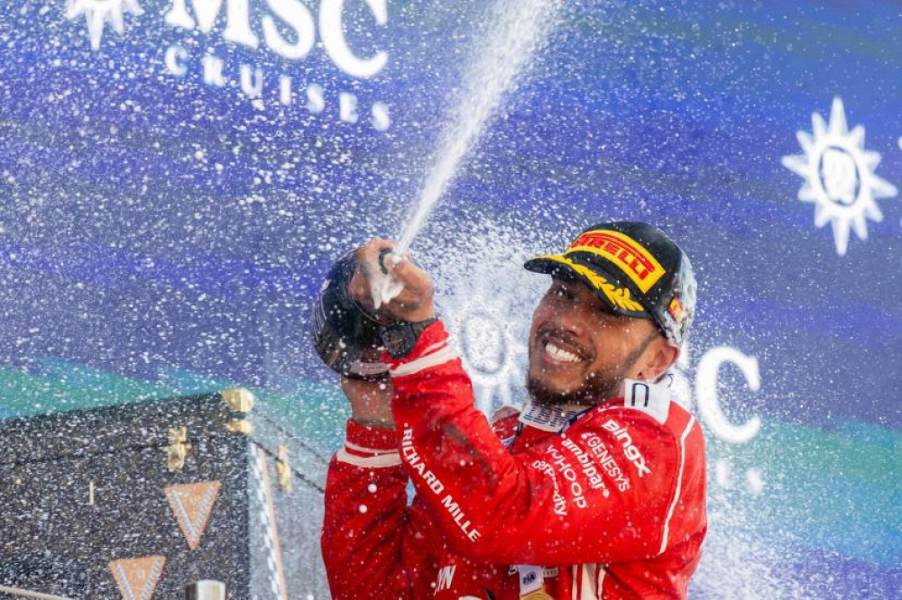 À 41 ans et 5 mois, Lewis Hamilton devient le vainqueur de Grand Prix de F1 le plus âgé depuis 1970