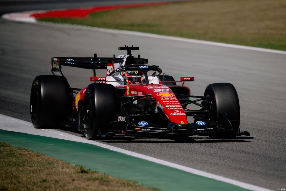 Pirelli boucle deux journées d'essais à Barcelone, Arthur Leclerc et Zhou enchaînent les tours