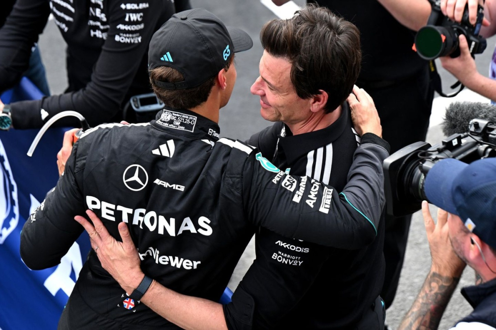 Les explications de Russell sur l'étrange message radio de Toto Wolff
