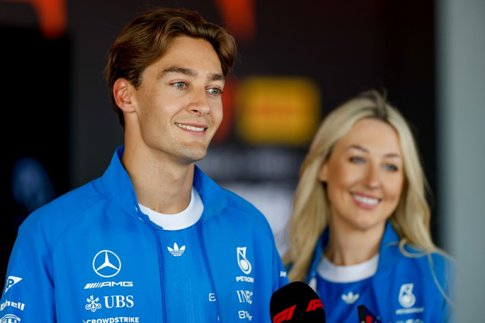 « Certaines choses ne sont pas très logiques » : Russell s’interroge sur Ferrari après la pole de Hamilton
