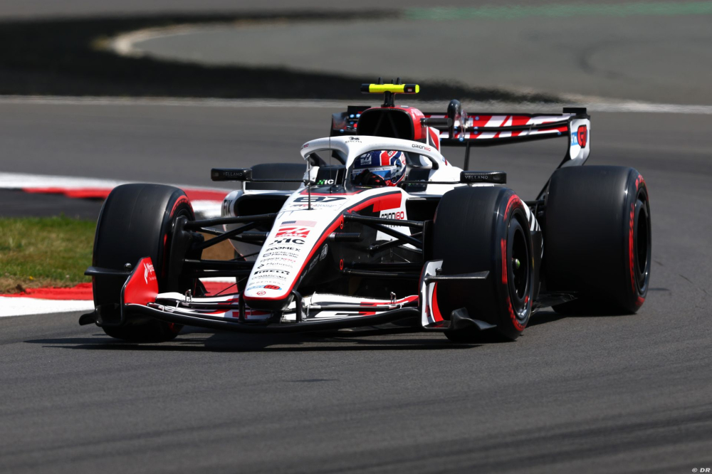 Un manque de budget : Haas F1 décroche dans la course au développement selon Komatsu