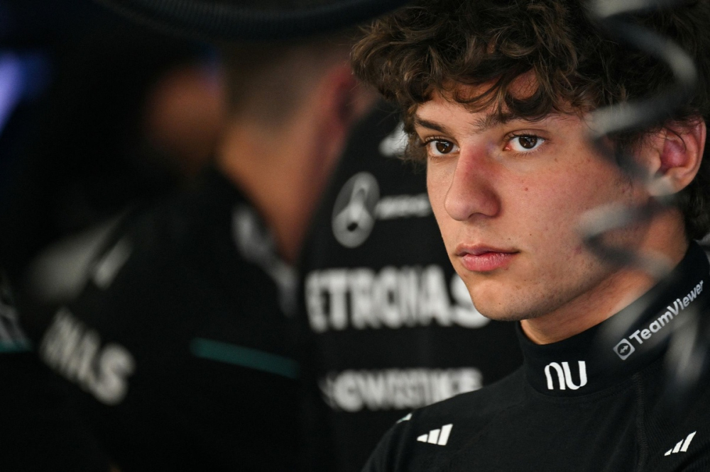 Antonelli s'est excusé auprès de Sainz après l'avoir traité 