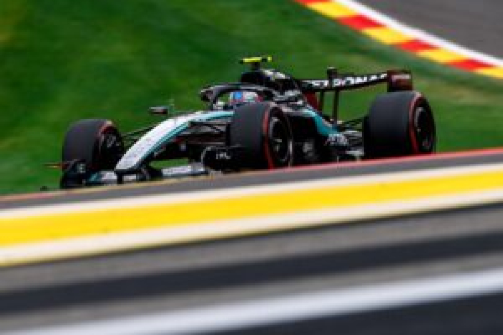 Antonelli s’impose à Spa devant Leclerc et Verstappen