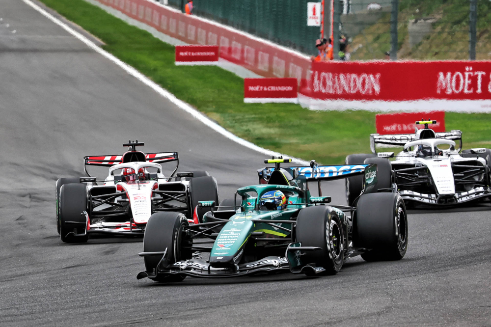 Aston Martin F1 met enfin à la poubelle son AMR26 version 'A' sans aucune aucune gloire à Spa
