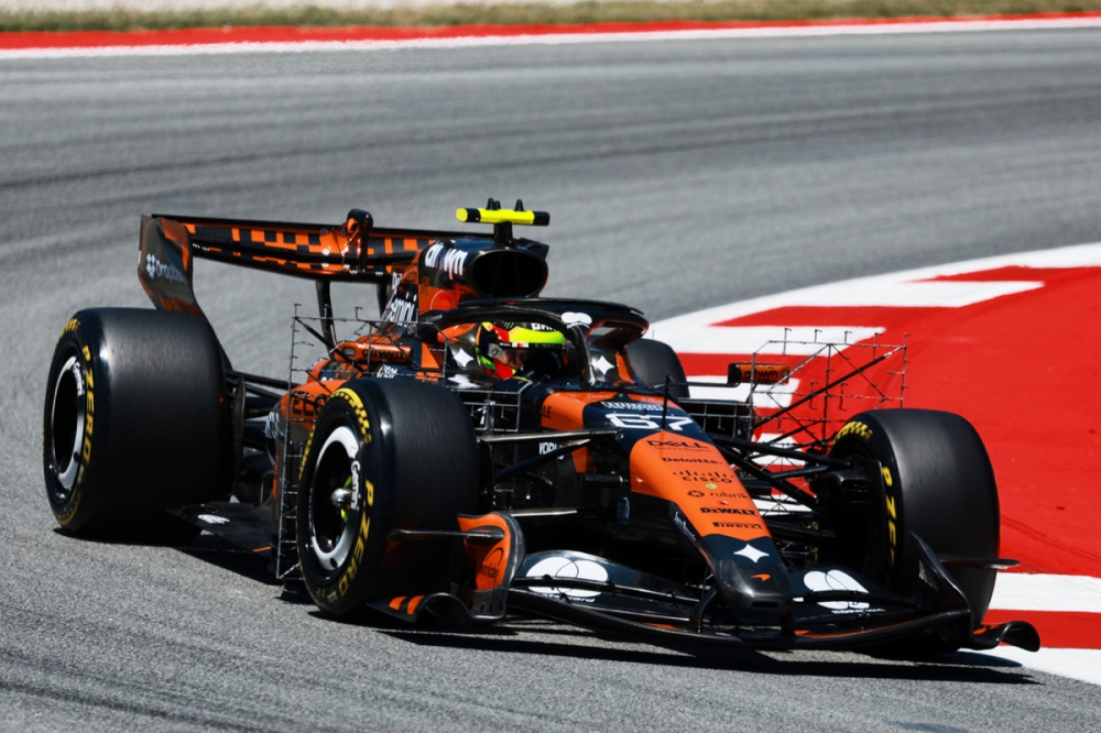 Leonardo Fornaroli au volant d’une McLaren évoluée en EL1 en Hongrie