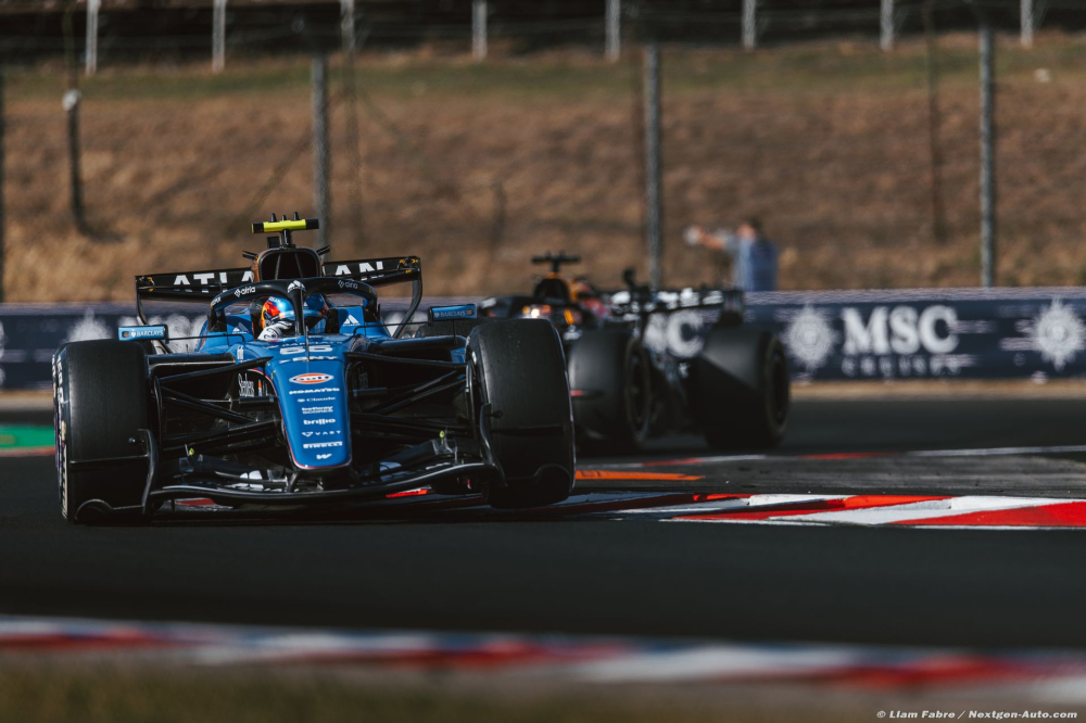 Sainz vit 'un des pires week-ends' de sa carrière mais refuse de 'critiquer' Williams F1