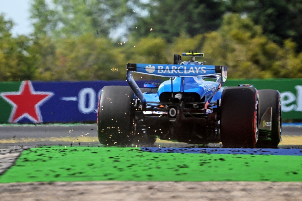Drapeaux bleus en Hongrie : Williams donne sa version des faits