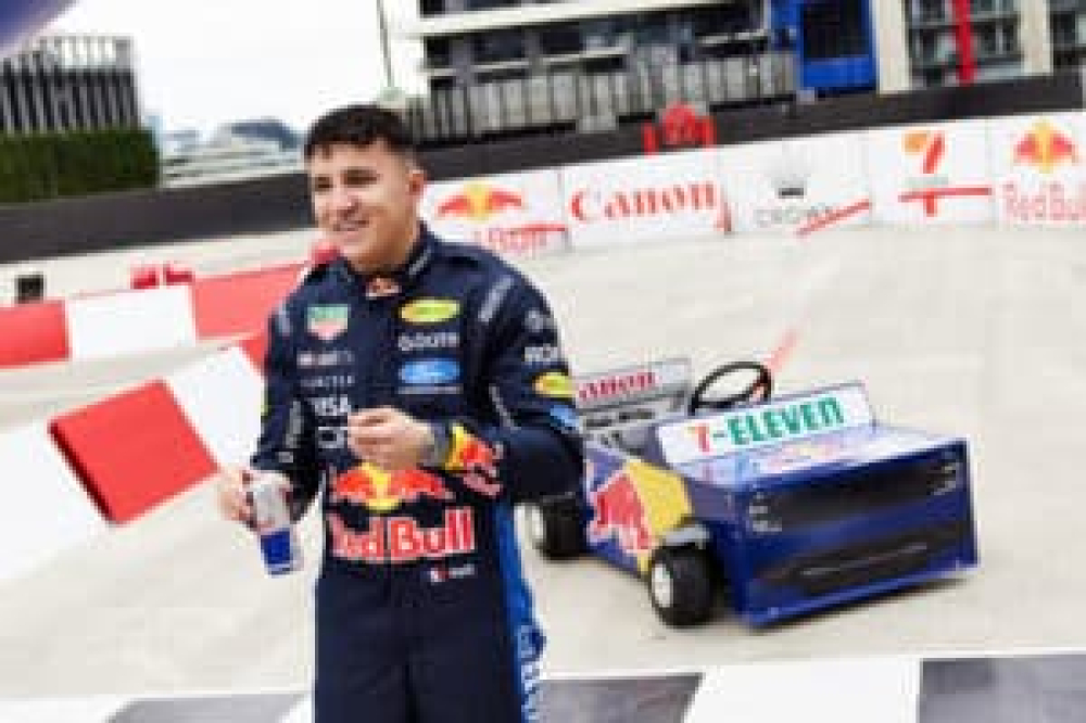 Hadjar met tout le paddock d’accord après ses performances chez Red Bull