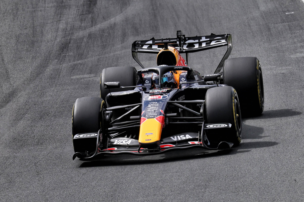 Verstappen n'est 'pas où il voudrait être' en 7e place, Lawson est 'heureux' d'être 8e