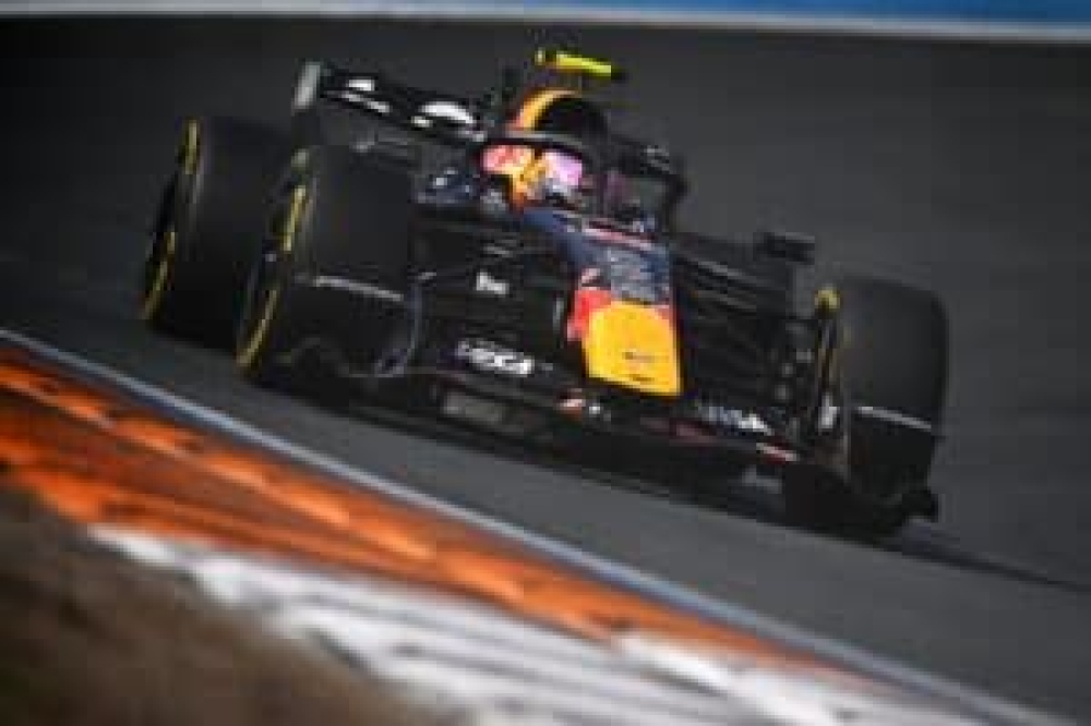 Lawson prend sa revanche chez Red Bull et prévient toute la F1