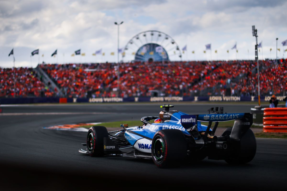 « Pris au dépourvu », Carlos Sainz endosse la responsabilité de l’accrochage avec Albon aux Pays-Bas