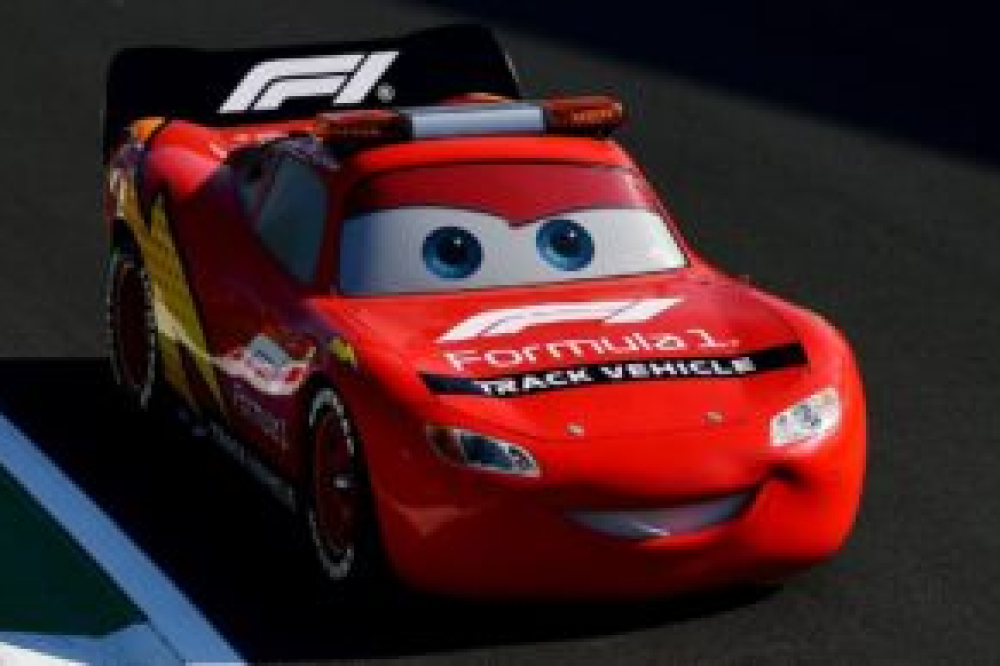 Une voiture de sécurité aux couleurs de Flash McQueen à Monza