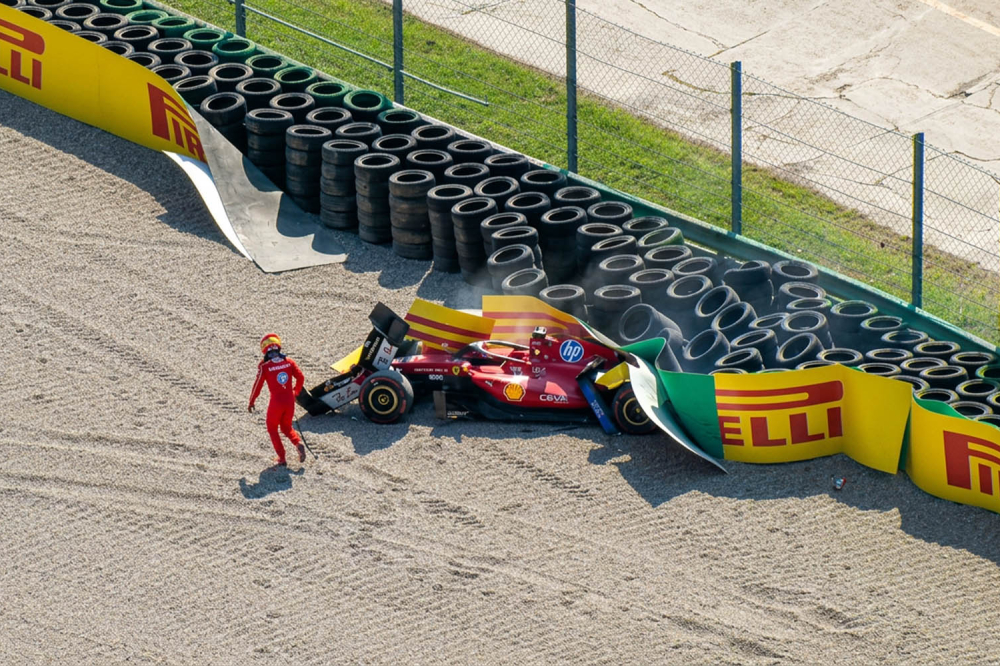 Enorme crash de Leclerc à Monza, drapeau rouge au GP d'Italie (+ vidéo)