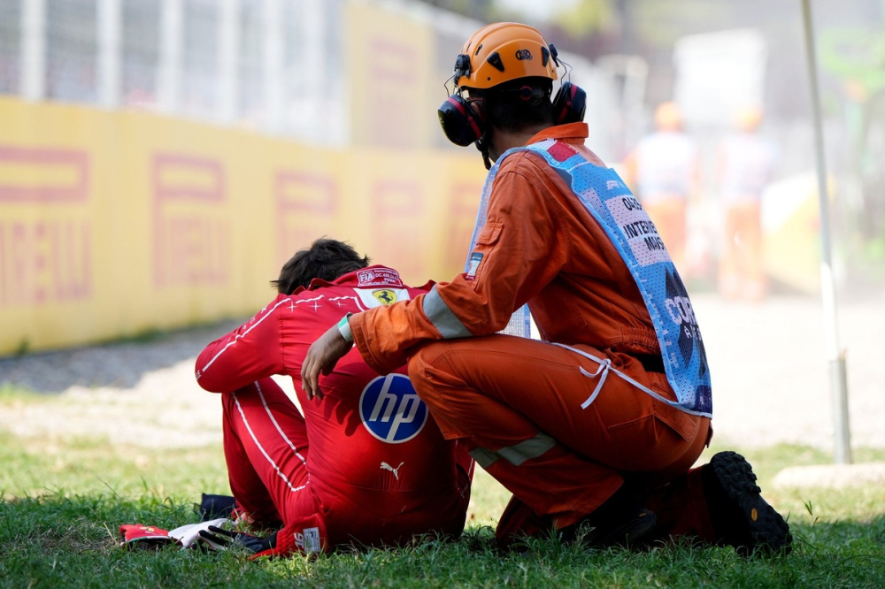 Les premiers mots de Leclerc après son accident et son contact avec Hamilton