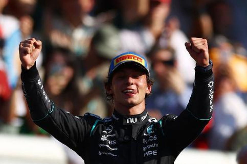 Kimi Antonelli, auteur d’une remontée spectaculaire, remporte un Grand Prix d’Italie de F1 qui a viré au fiasco pour Ferrari