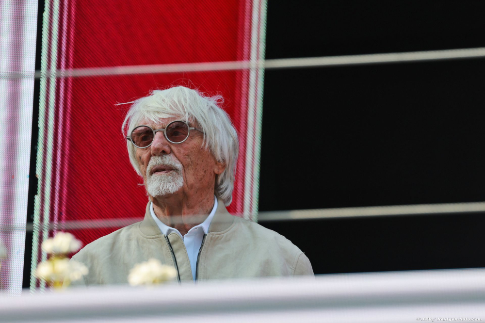 Ecclestone arrêté au Portugal après la découverte d'une arme à feu