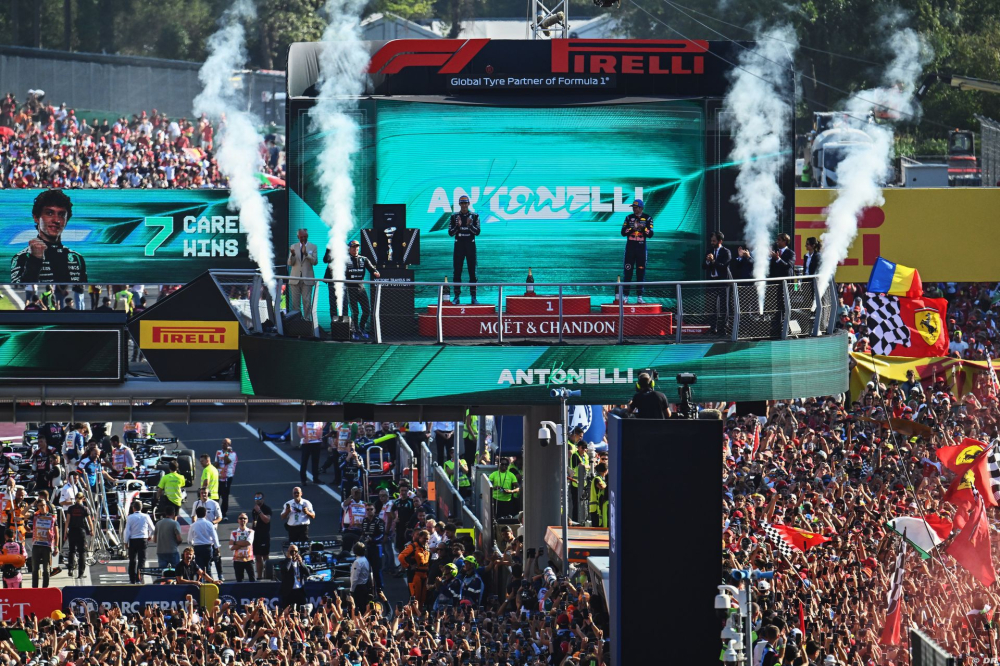 Russell sifflé à Monza, 'un malaise' qui a 'un peu gâché' la victoire d'Antonelli