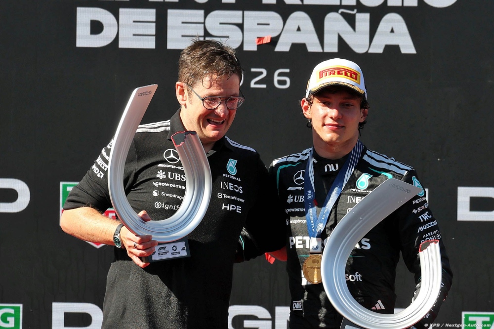Wolff savoure le succès d'Antonelli : 'Les dieux de la course étaient enfin avec nous'