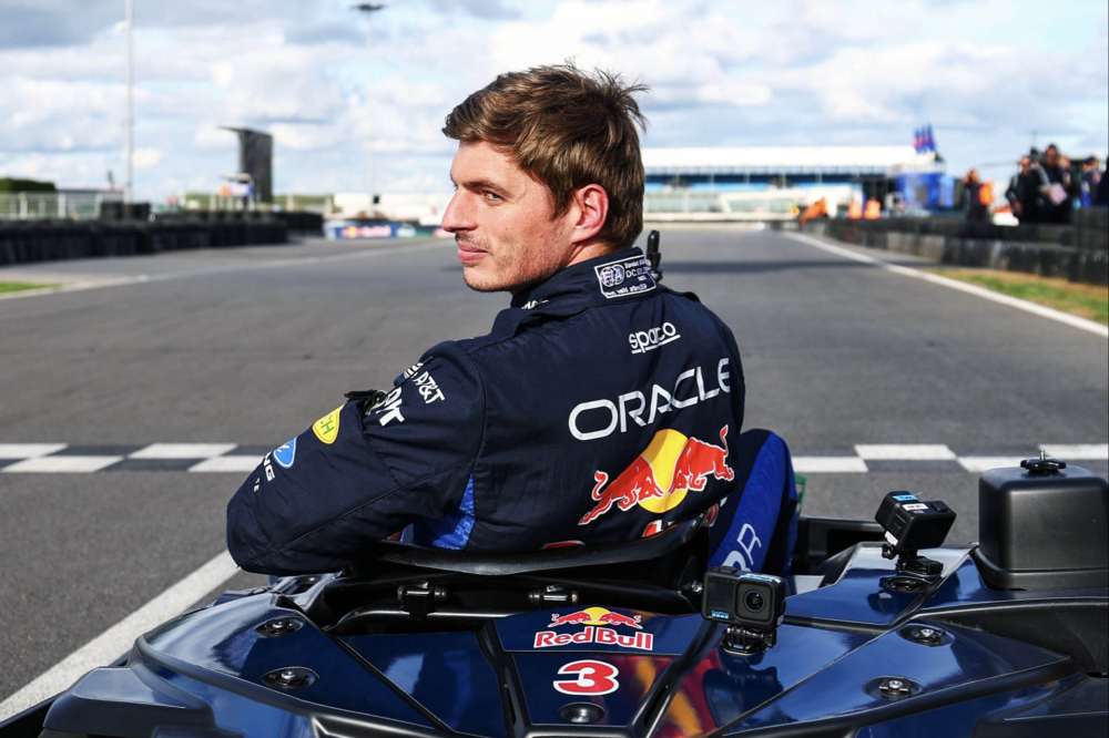Verstappen écrase la concurrence et remporte le défi Max vs 100