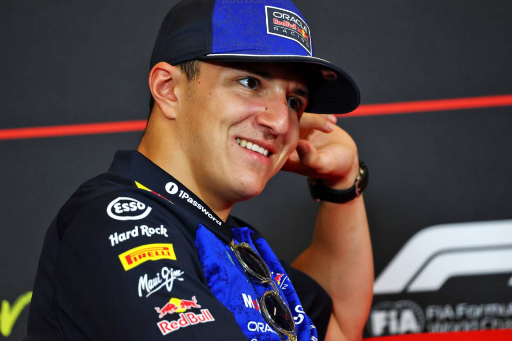 Red Bull officialise son duo de pilotes pour 2027 : Isack Hadjar prolongé aux côtés de Verstappen