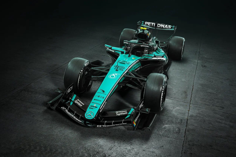 Mercedes se pare du vert turquoise Petronas