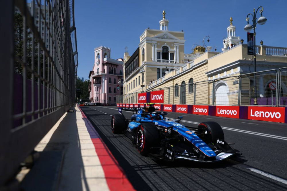 Carlos Sainz a retrouvé enfin les points à Bakou après huit courses infructueuses