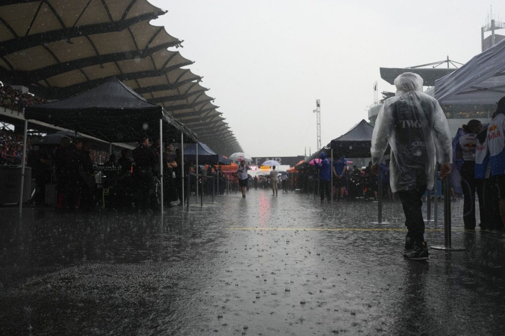 Le départ du GP de Bahreïn retardé par un orage en Malaisie