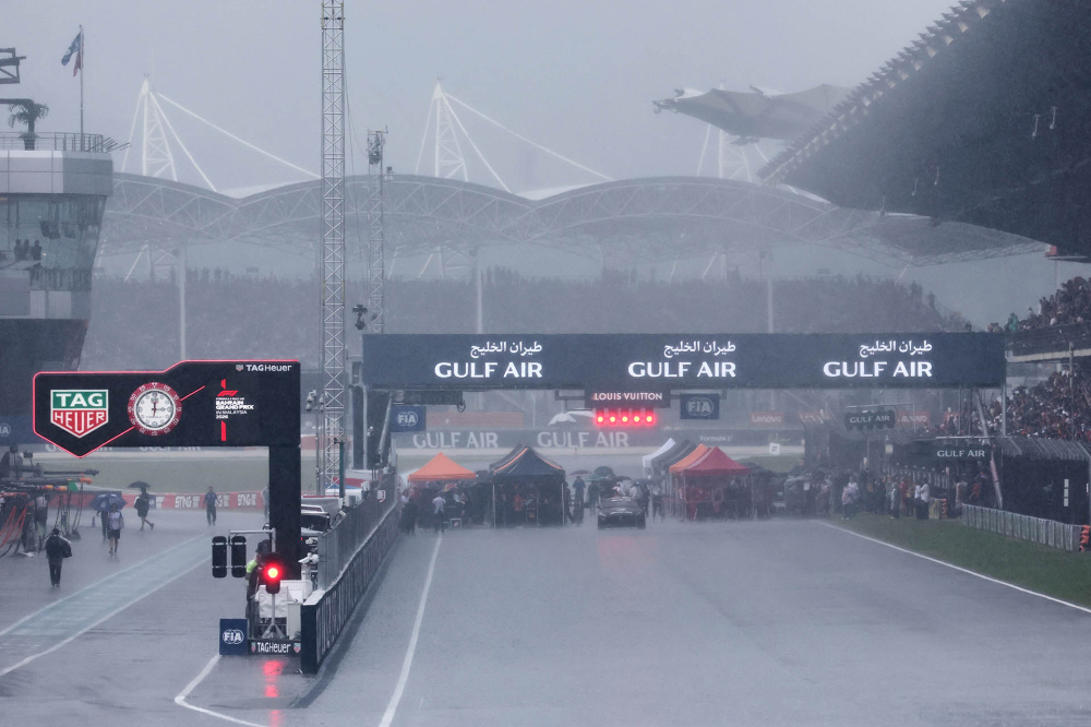 Un départ impossible à Sepang : la pluie et les pannes technique s'en mêlent !