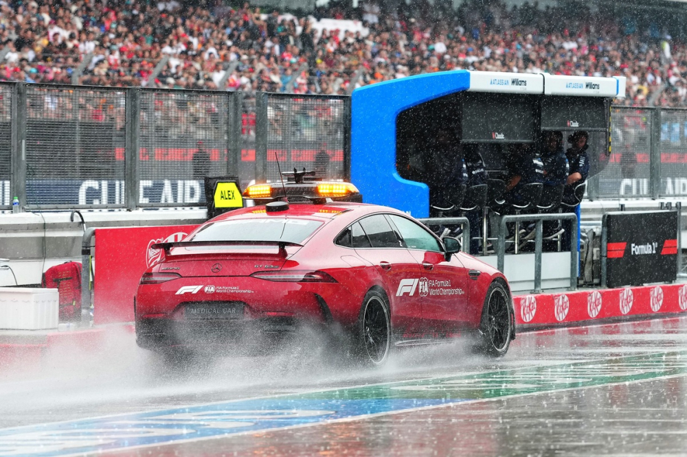 Problèmes techniques et drapeau rouge : le GP de Bahreïn vire au chaos