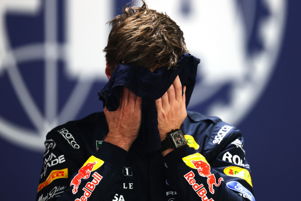 Verstappen dépasse Hamilton sous drapeau jaune : le verdict des commissaires