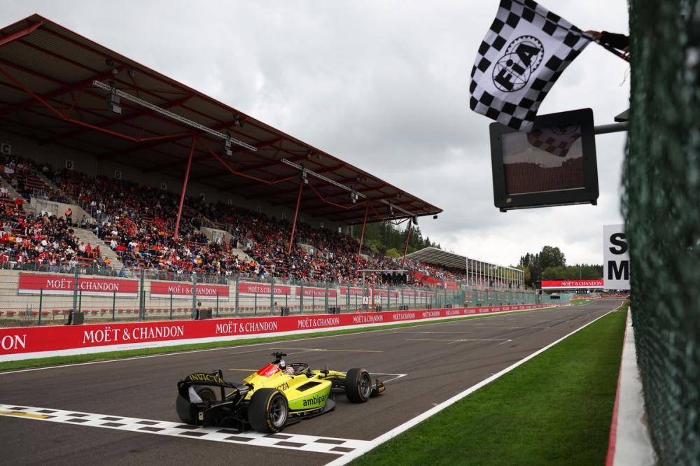 La F2 veut terminer sa saison au Moyen-Orient malgré le conflit en Iran